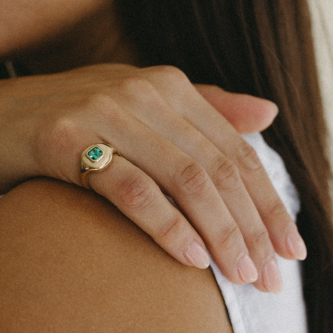 0.49CT MUZO EMERALD RIPPLE RING