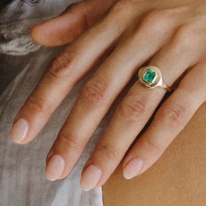 0.67CT MUZO EMERALD RIPPLE RING