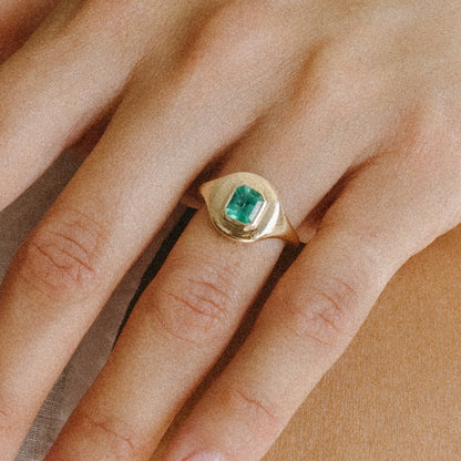 0.67CT MUZO EMERALD RIPPLE RING