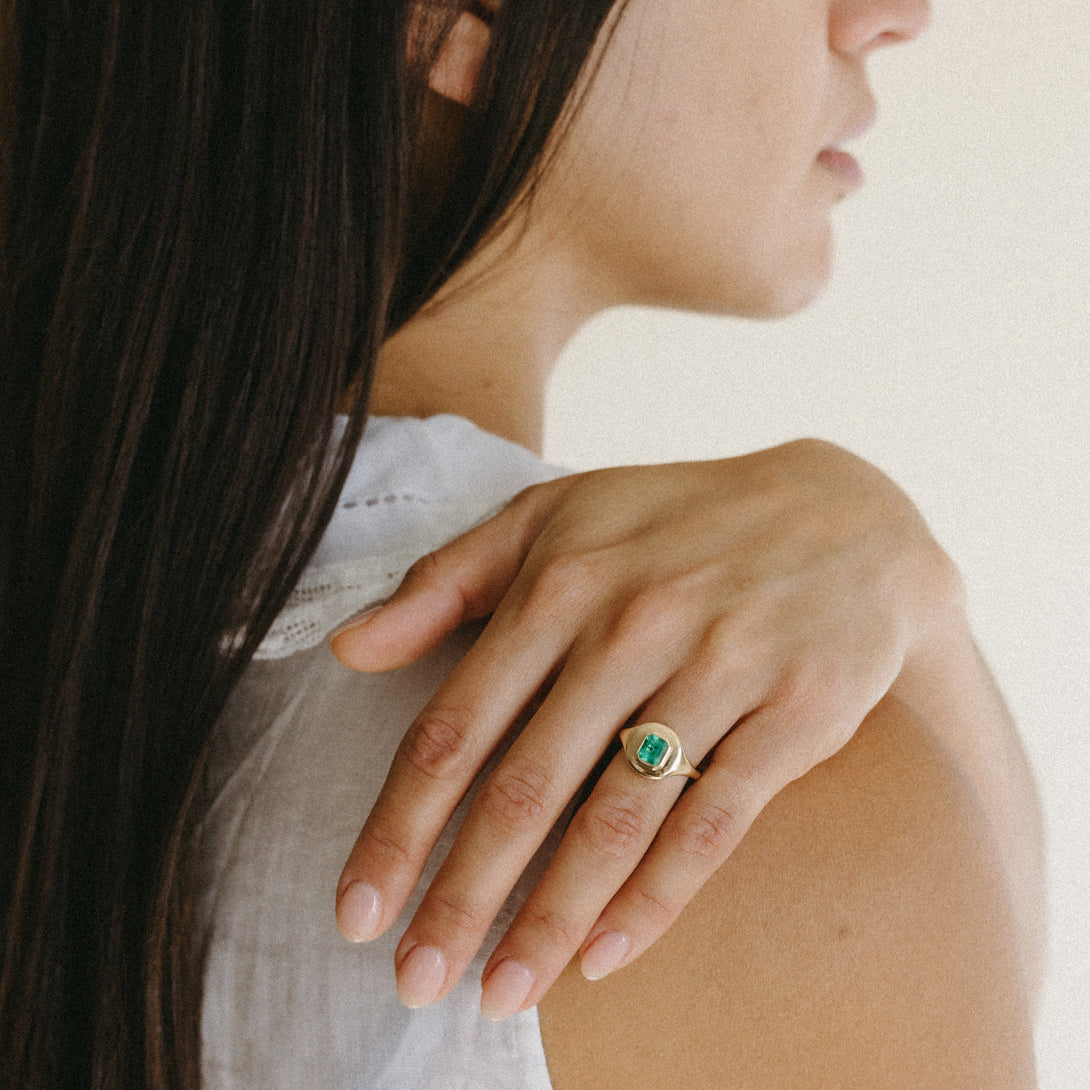 0.67CT MUZO EMERALD RIPPLE RING