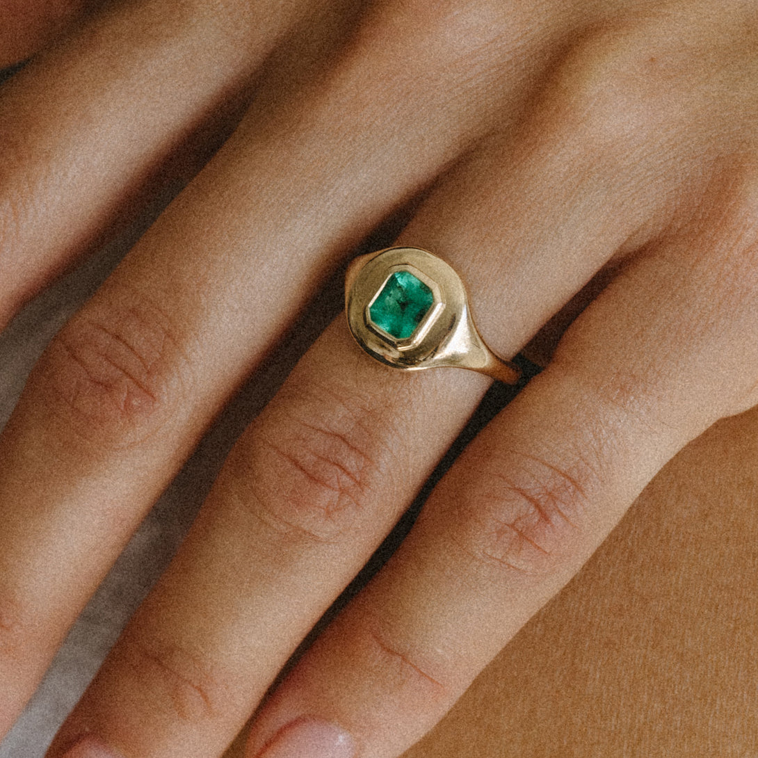 0.67CT MUZO EMERALD RIPPLE RING