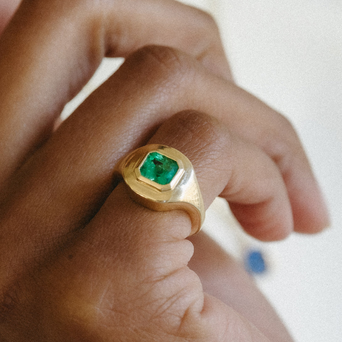 0.91CT MUZO EMERALD RIPPLE RING