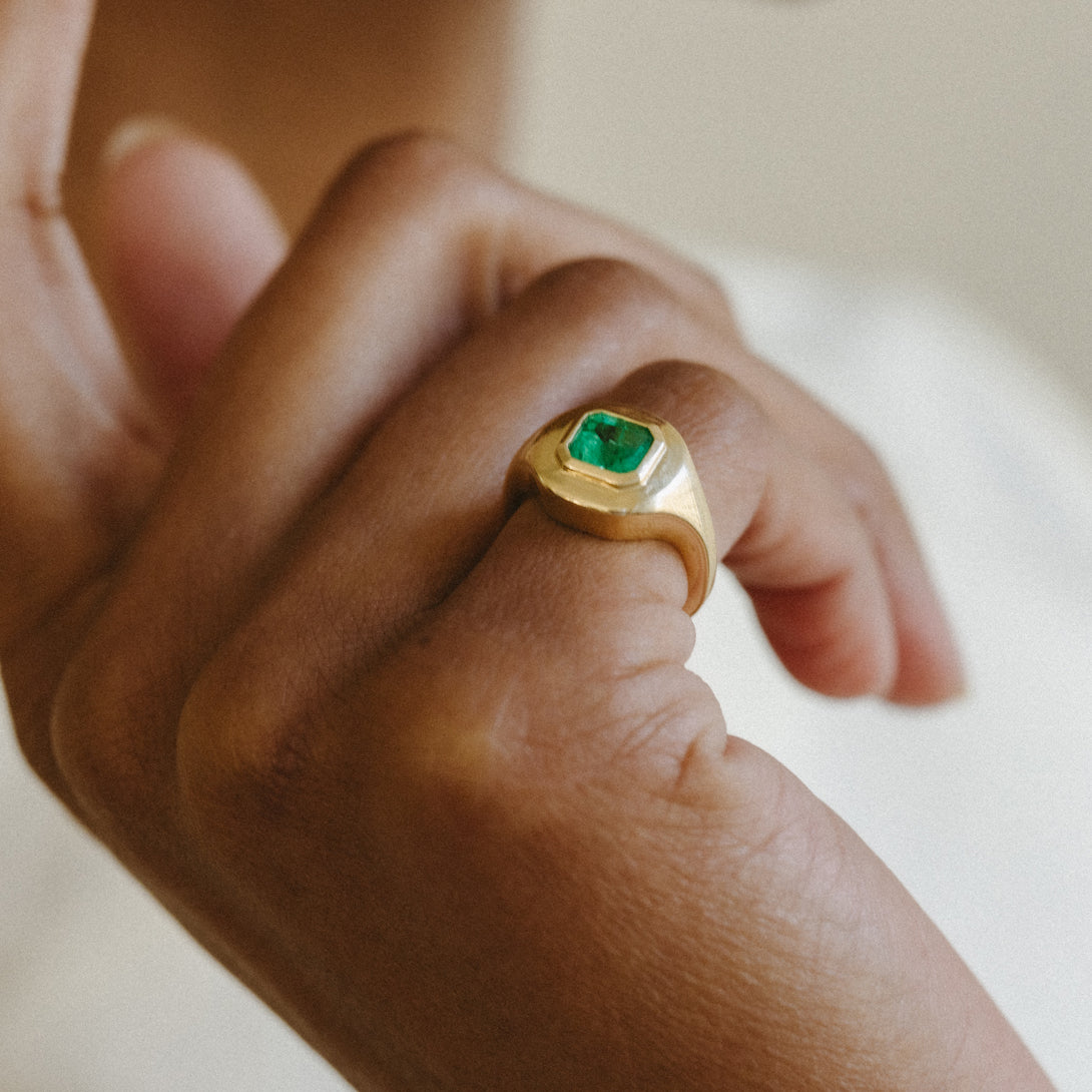 0.91CT MUZO EMERALD RIPPLE RING