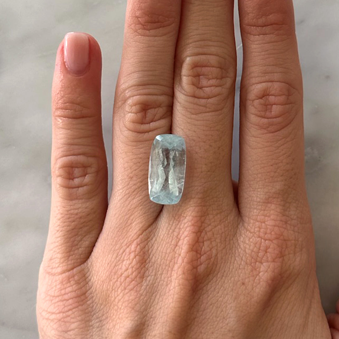 BESPOKE 10.70CT BLUE TOPAZ