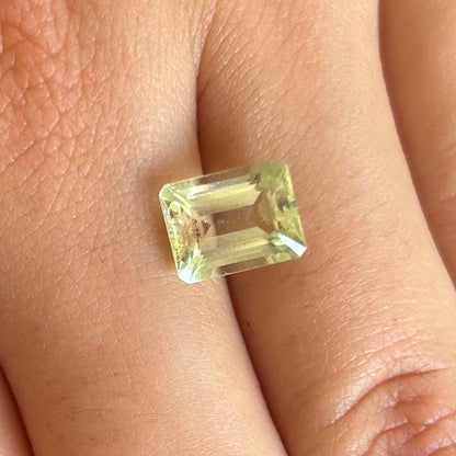 BESPOKE 2.22CT LIGHT GREEN BERYL