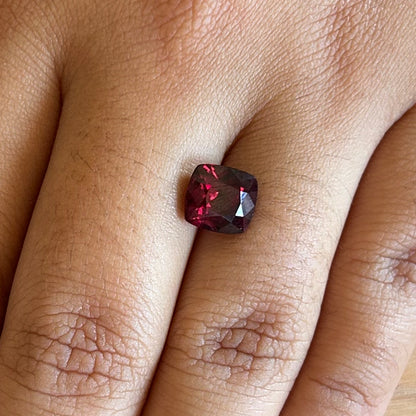 BESPOKE 3.95CT GARNET