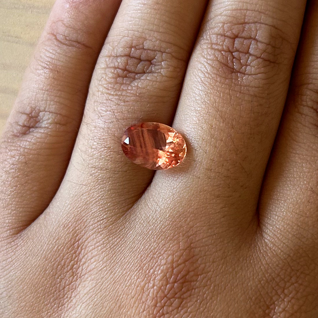 BESPOKE 4.09CT OREGON SUNSTONE