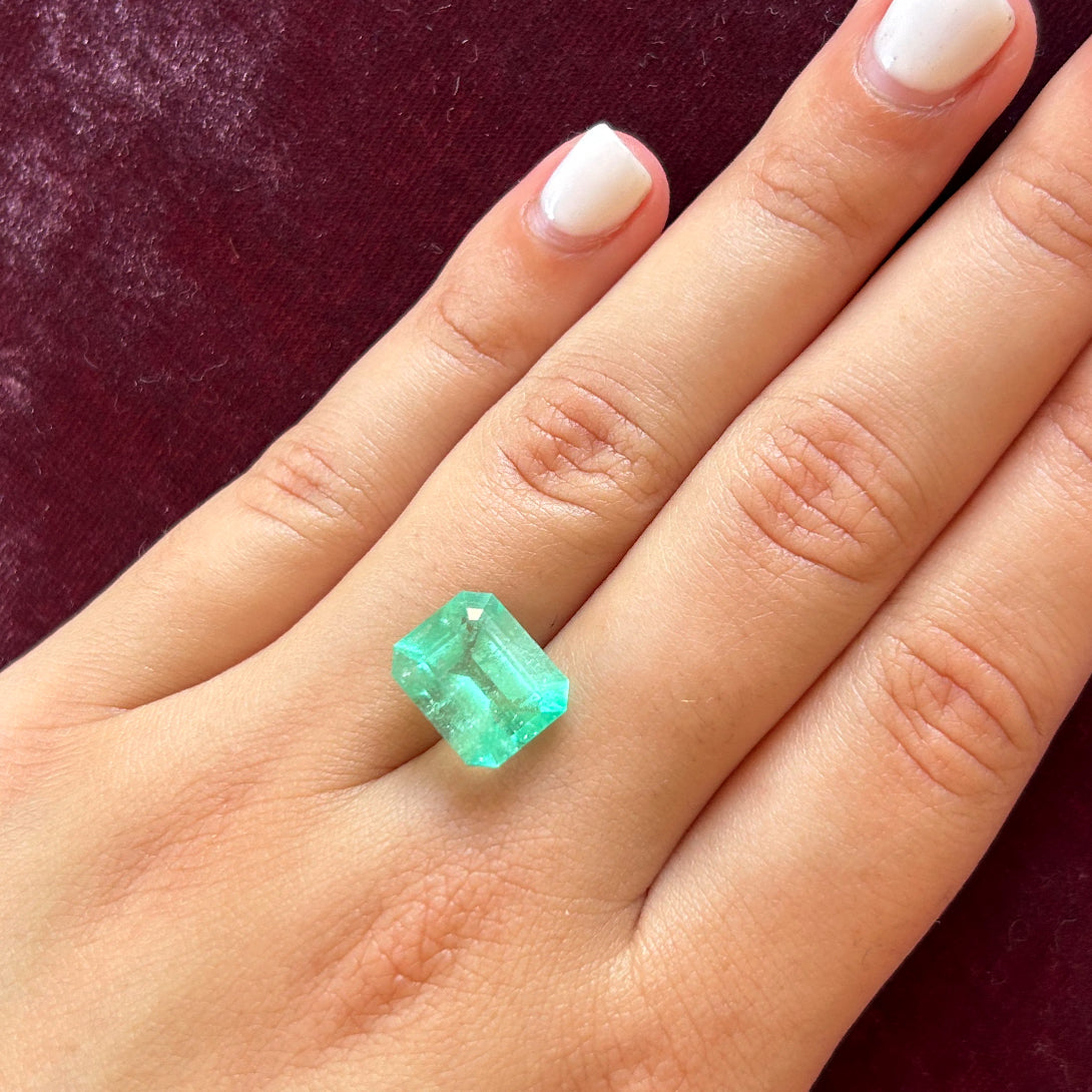 BESPOKE 5.36CT COLOMBIAN EMERALD