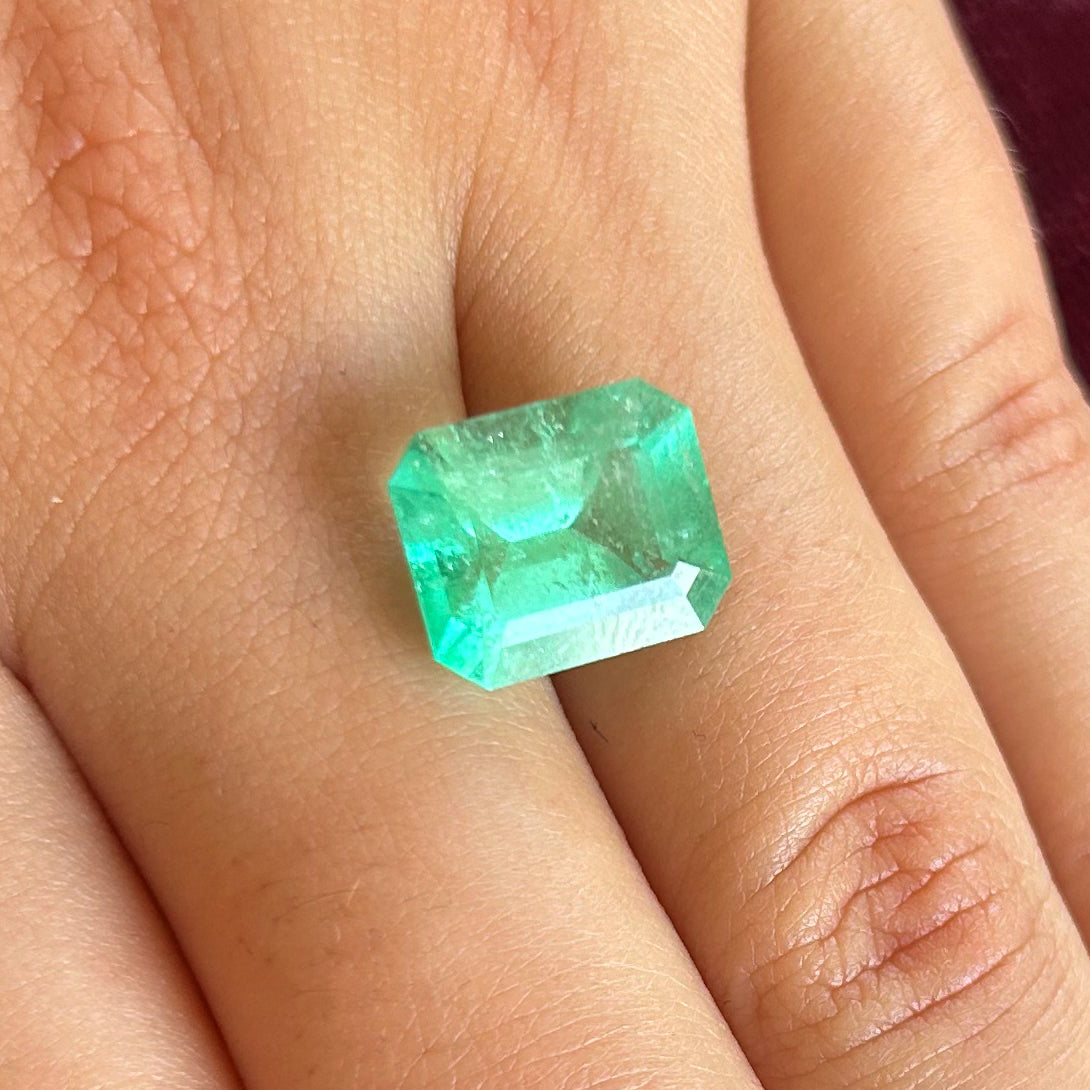 BESPOKE 5.36CT COLOMBIAN EMERALD