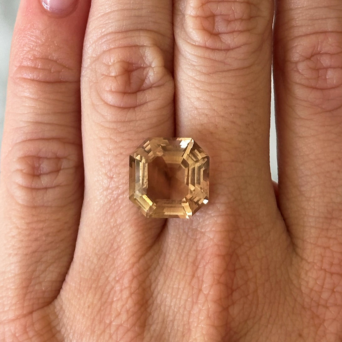 BESPOKE 9.10CT OREGON SUNSTONE