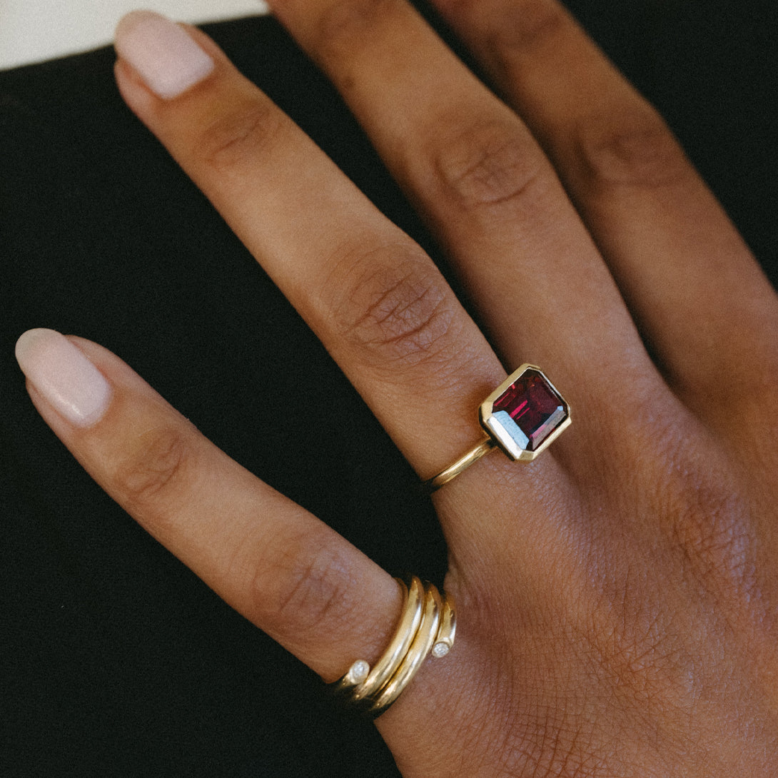 GARNET JULIA BIRTHSTONE RING