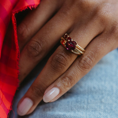 GARNET SIMONE BIRTHSTONE RING