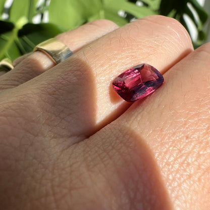 BESPOKE 1.90CT PINKISH RED SPINEL