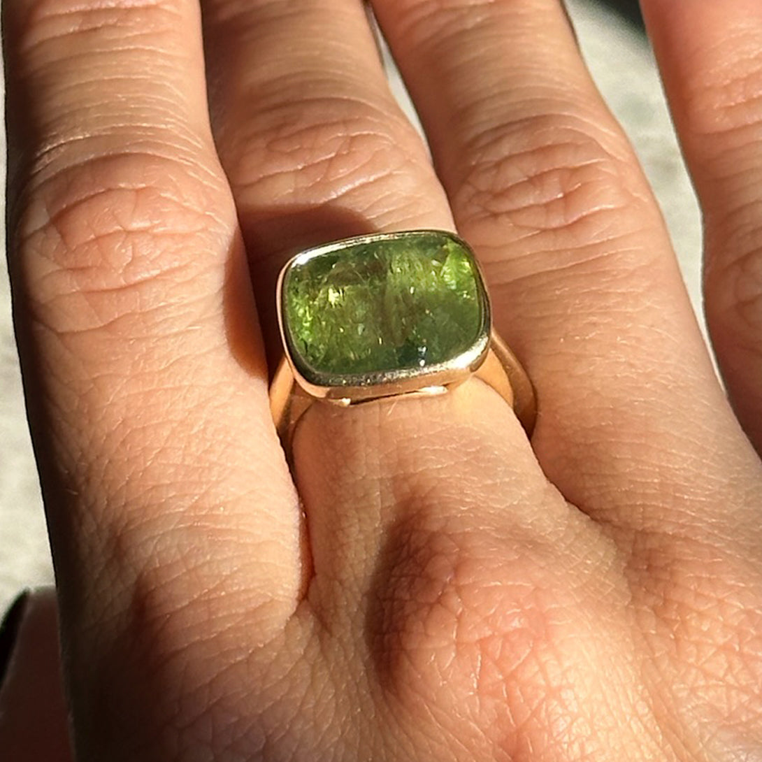 9.2CT GREEN TOURMALINE BEZEL RING