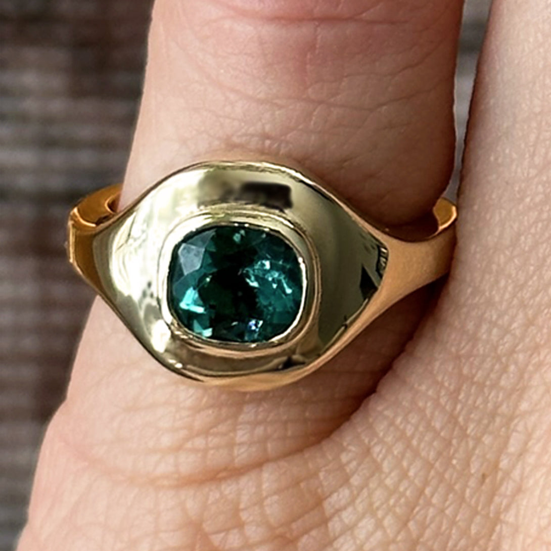 TEAL TOURMALINE RIPPLE SIGNET RING