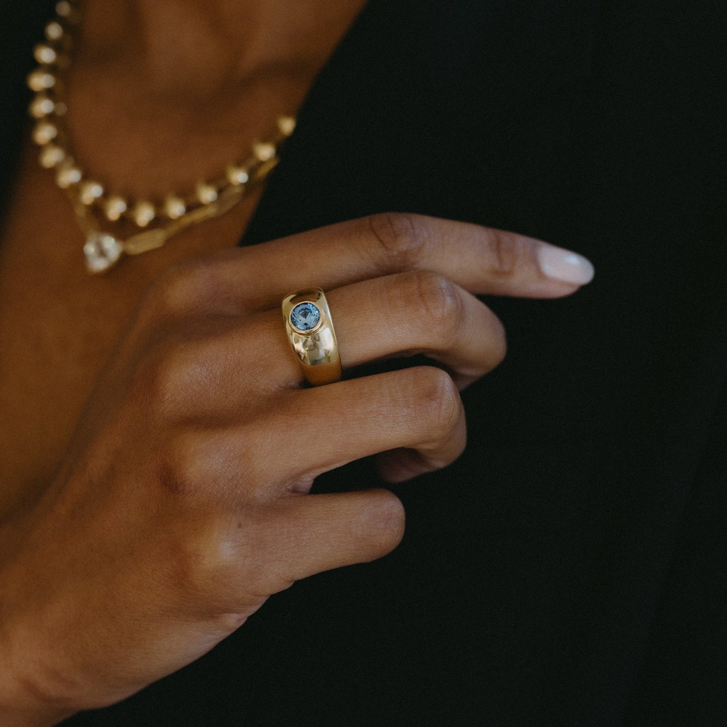 ROUND SAPPHIRE BEZEL SET CLOUD RING