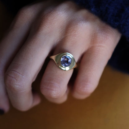 SPINEL RIPPLE SIGNET RING