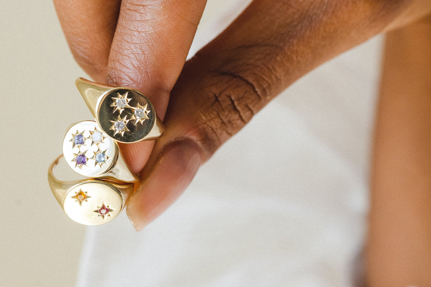 BIRTHSTONE COMPASS SIGNET RING 4 STONES